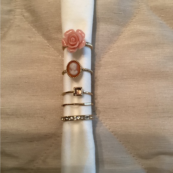 NWT and Box Ariella Collection Five Stackable Rings 14k Gold plated Size 8 - Picture 3 of 14